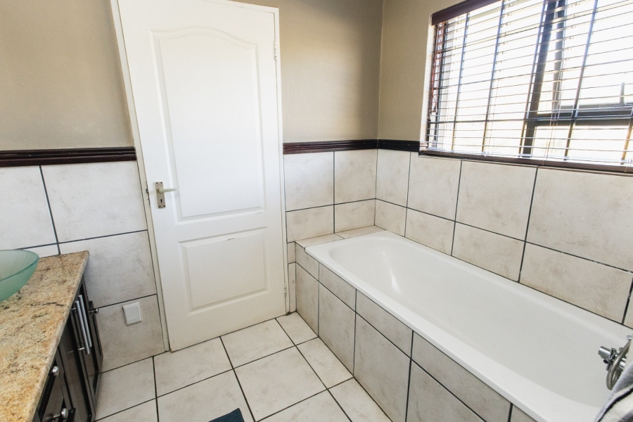 4 Bedroom Property for Sale in Groenvlei Sh Free State